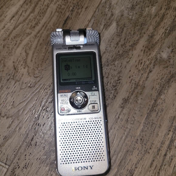 Sony Handheld Digital Voice Recorder - Picture 8 of 9